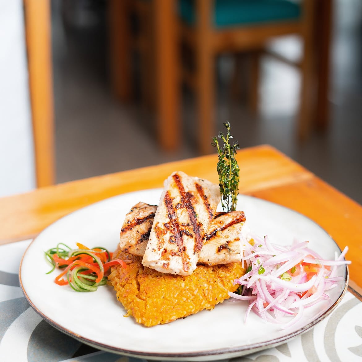 Tacu-Tacu con Filete de Pescado a la Plancha - Encuentro Marino